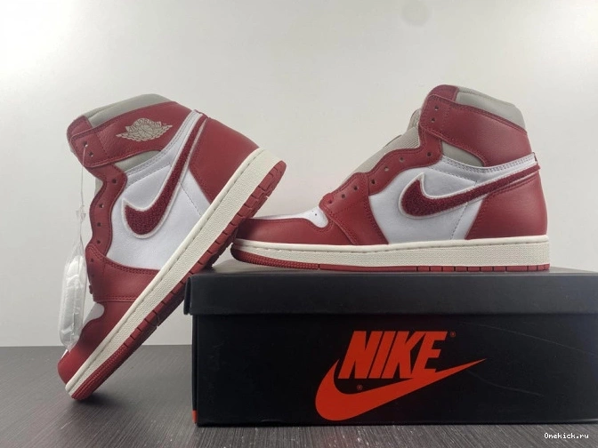 One Kick Chenille (W) OG High DJ4891-061 Newstalgia Jordan 1 0814